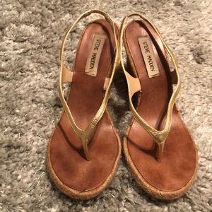 Steve Madden - Blaire - Gold thong wedges - 7.5